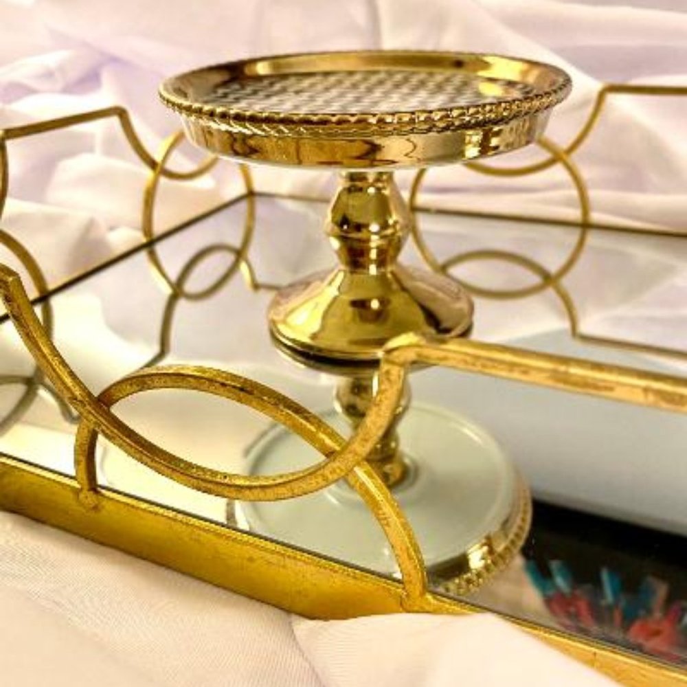 Four Metallic Gold Cupcake Stands - Picture 3 of 3